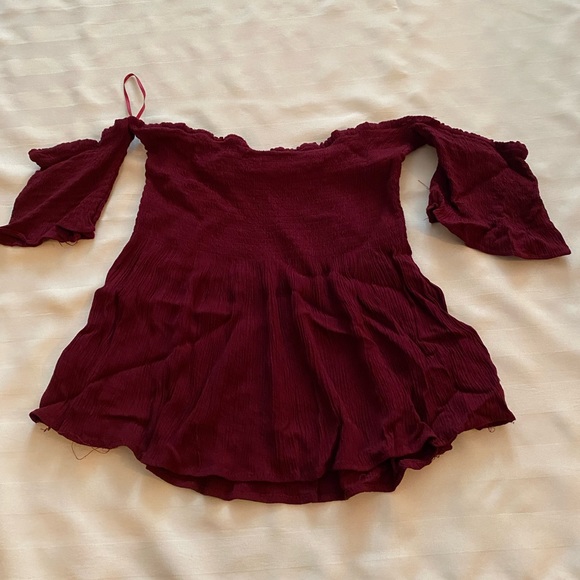 2/$10. Streetwear Society Off the Shoulder Blouse, Magenta, Size Large - Picture 2 of 3